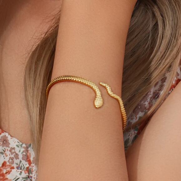 NEW 18K yellow gold plated snake checkered bracelet bangle jewelry B29A - Picture 3 of 8